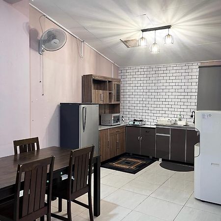 Aina Guest House 코타바하루 외부 사진